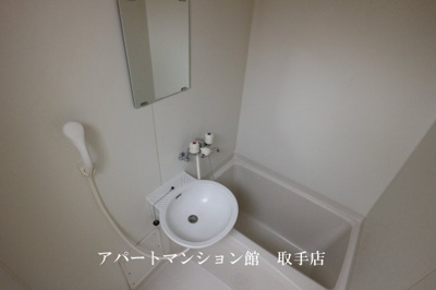 【浴室】 | レオパレスゴールド | 画像5