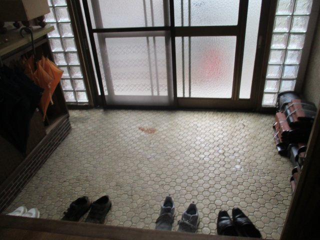 大洲市長浜中古住宅の玄関|広々とした玄関です。
