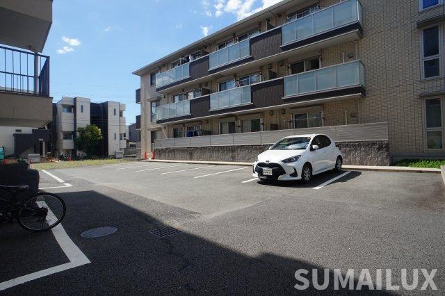 コーポ栄の駐車場