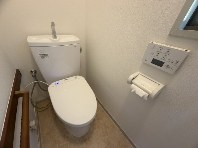 垂水区桃山台3丁目戸建のトイレ