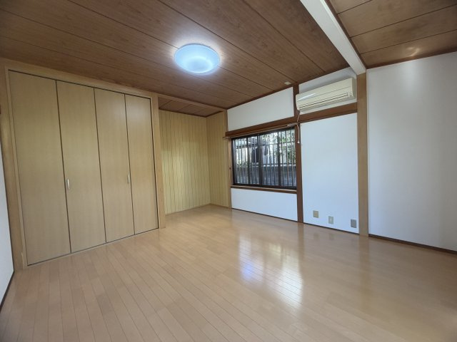 垂水区桃山台3丁目戸建の洋室