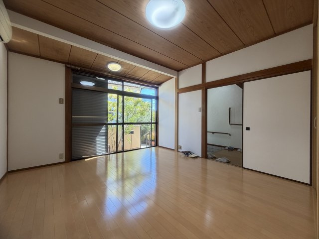 垂水区桃山台3丁目戸建の洋室