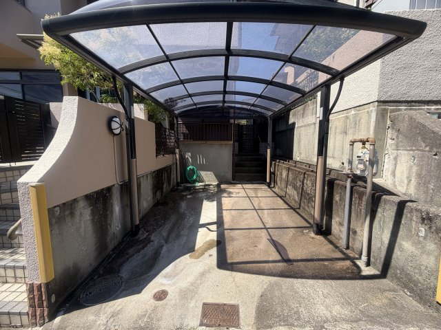 垂水区桃山台3丁目戸建の駐車場