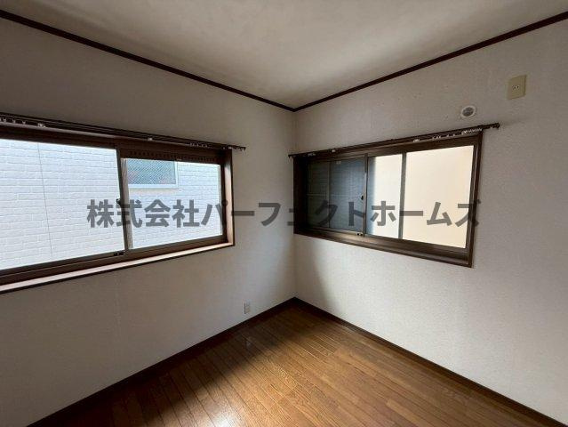 田口3丁目戸建　賃貸の洋室|落ち着いた色調の洋室です
