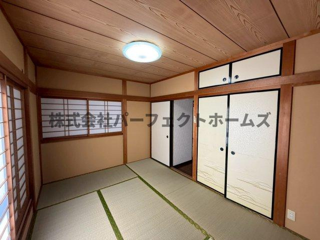 田口3丁目戸建　賃貸の和室|明るい和室です