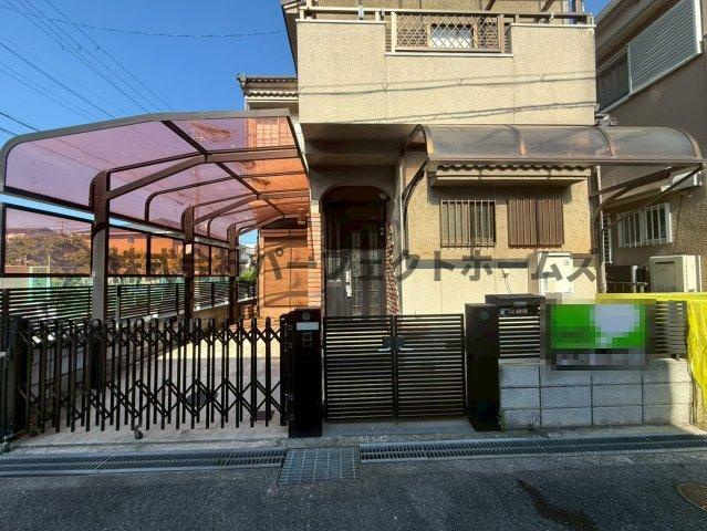 田口3丁目戸建　賃貸のエントランス|建物の内部です