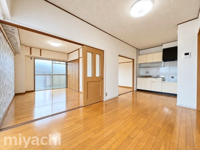 光マンションの居間・リビング