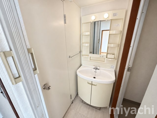光マンションの洗面所