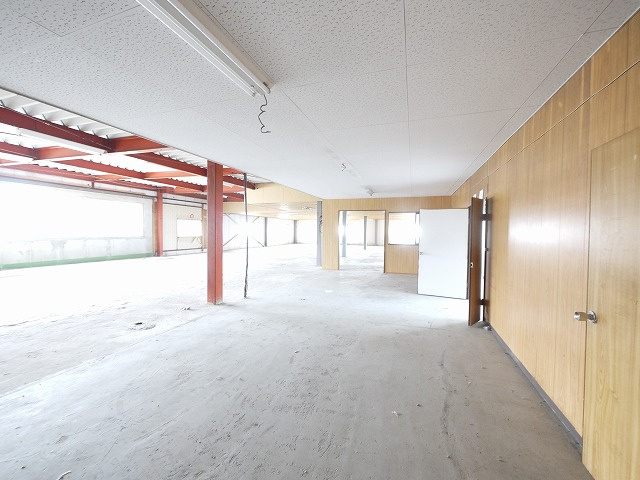 大福貸倉庫のロビー