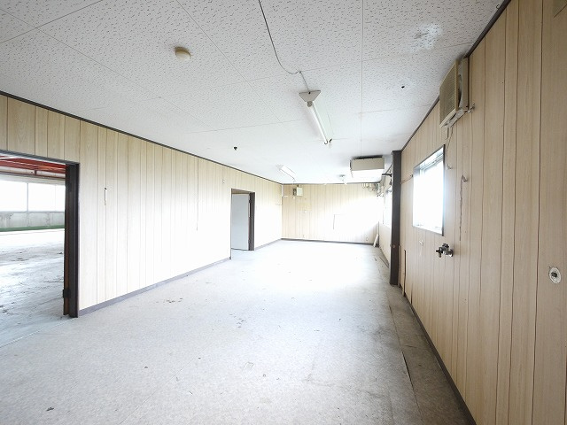 大福貸倉庫のロビー
