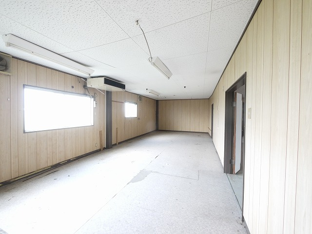 大福貸倉庫のロビー