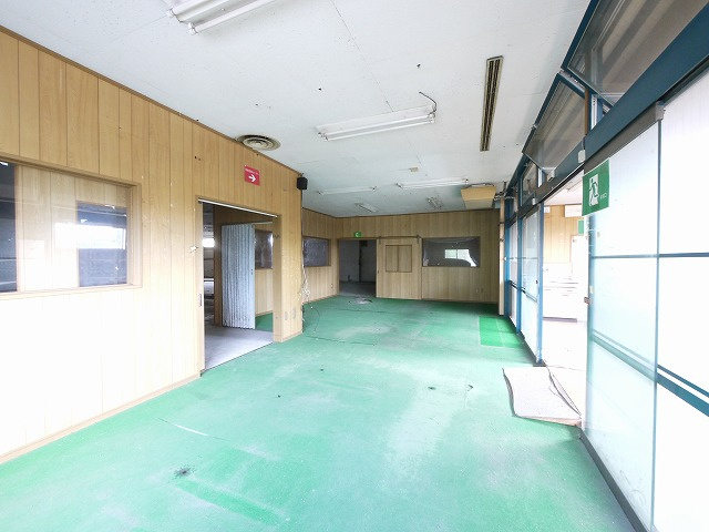 大福貸倉庫のロビー