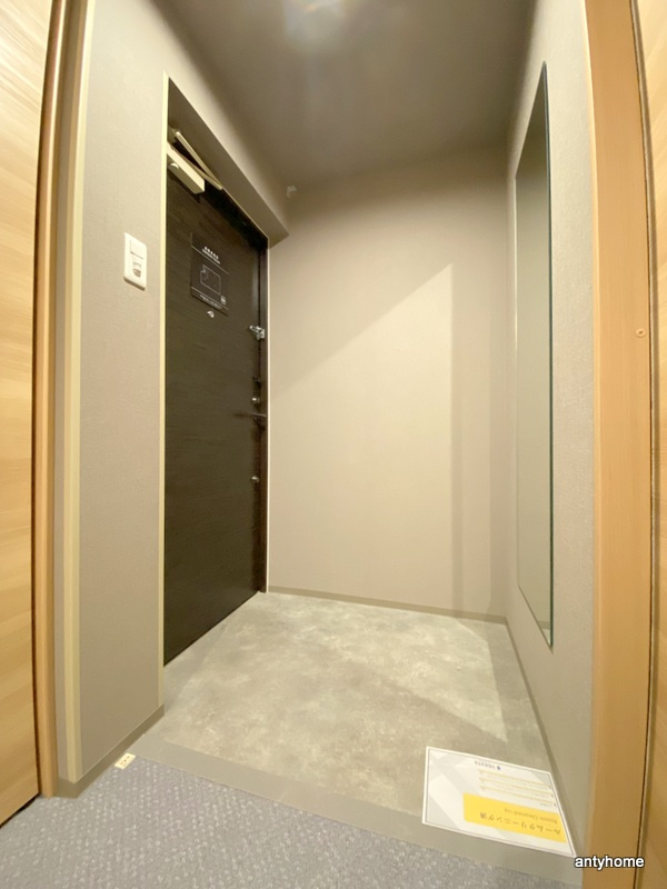 Uresidence Temmabashi　仲介手数料無料の玄関