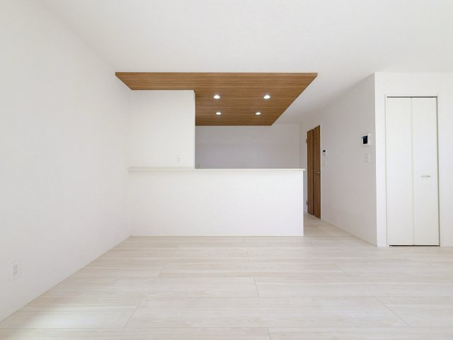さいたま市栄和8期の居間・リビング|明るい日差しがさすリビングは、家族の憩い空間。