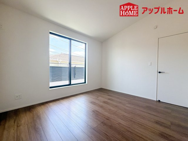 さいたま市栄和9期の洋室|居室は全室収納あり！たっぷりある収納活用でお部屋もキレイを保てます♪
