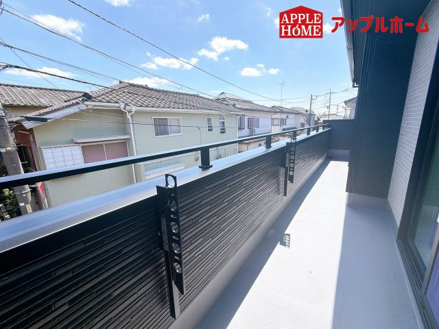 さいたま市栄和9期のバルコニー|家族分の洗濯物もしっかり干せます。日当たりも良く、毎日のお洗濯が楽しくなりそう♪