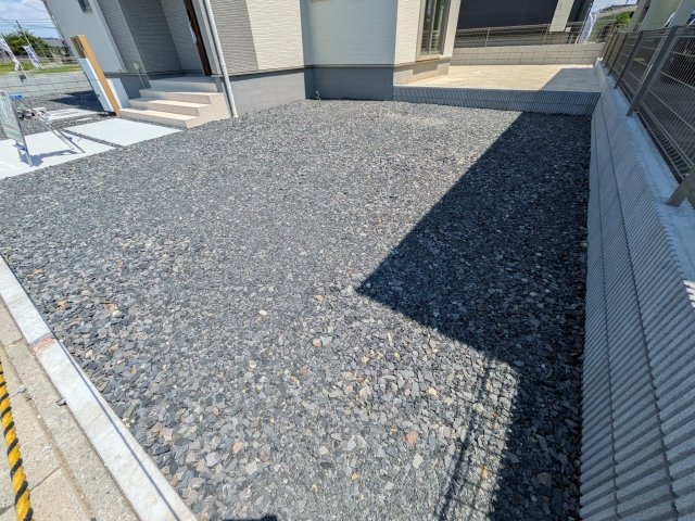 第1　常総市中妻町　新築戸建て　1号棟の駐車場|駐車は4台可能です♪