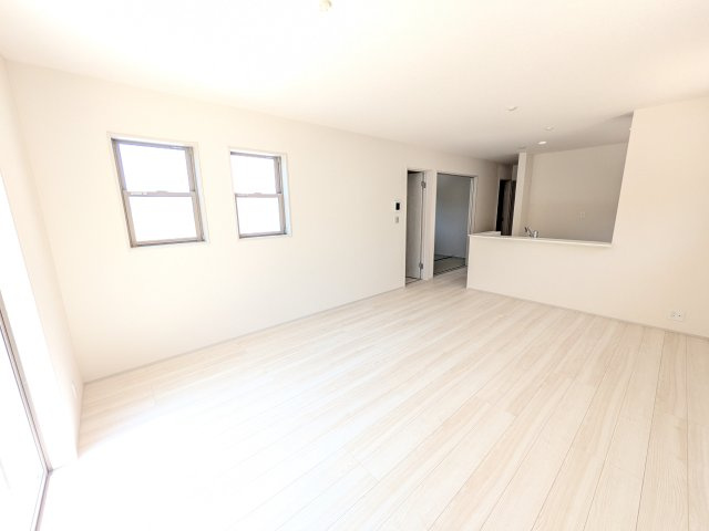 第1　常総市中妻町　新築戸建て　1号棟の居間・リビング|南向きで明るく陽当たりの良いリビングです♪