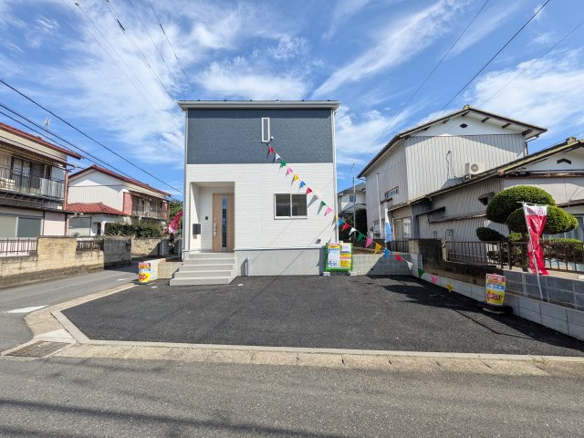 土浦市都和　第3　新築戸建ての前面道路含む現地写真|写真だけでは伝わらない快適さを、ぜひ現地で体感しませんか？
即日見学可能です！平日のご案内も可能です♪
お気軽にお問合せまたはお電話ください！
0297-86-8370まで【リアライズ不動産】
