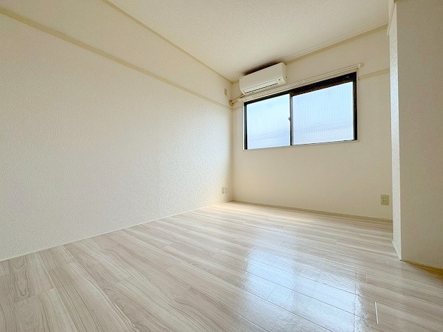 グランドハイツ三津屋北の寝室