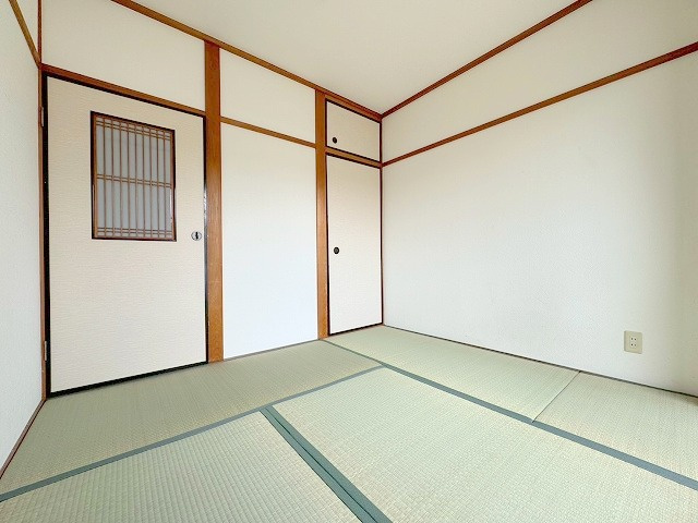 グランドハイツ三津屋北の和室