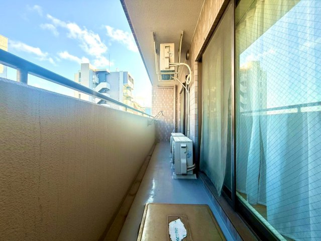 マリーヌ吉野町のバルコニー|風通しの良さが魅力で、快適な住環境を支えます。