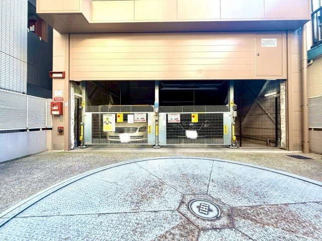 マリーヌ吉野町の駐車場|駐車場への移動負担が少なく快適なカーライフを実現します。