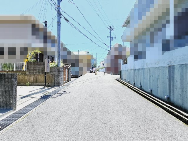 東白川台４丁目戸建の前面道路含む現地写真