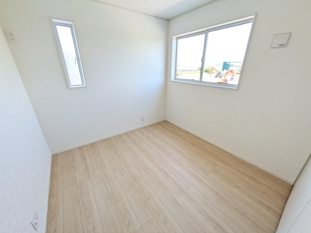 常総市本石下　第12　新築戸建て　4号棟の洋室|陽当たりの良い明るい洋室です♪