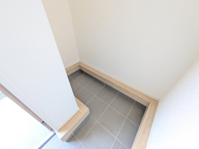 常総市本石下　第12　新築戸建て　4号棟の玄関