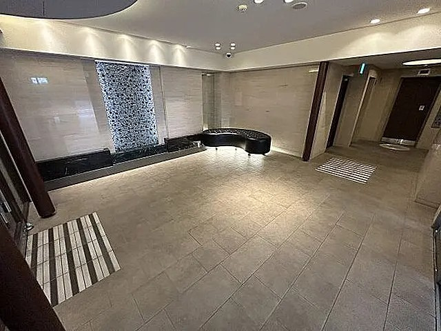 ワコーレ神戸元町マークスのロビー