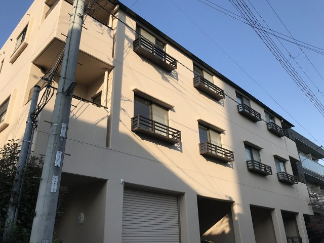 エクリュー北口