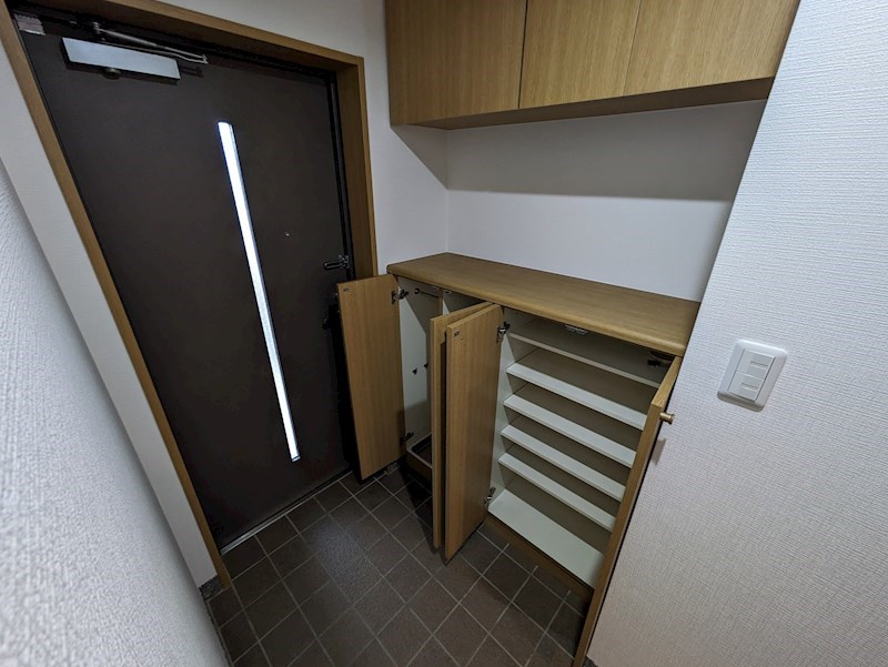 西宮市甲子園四番町の賃貸マンションの玄関