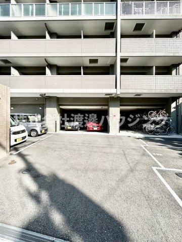 エグゼ江坂の駐車場