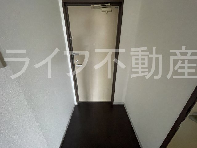 比枝コーポラス上町IIの玄関|収納もある玄関です