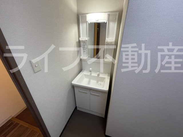 比枝コーポラス上町IIの洗面所|使いやすい洗面所です