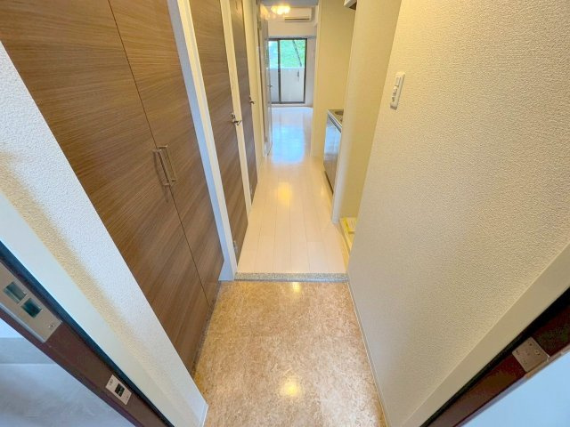 Luxe新大阪SOUTHの玄関