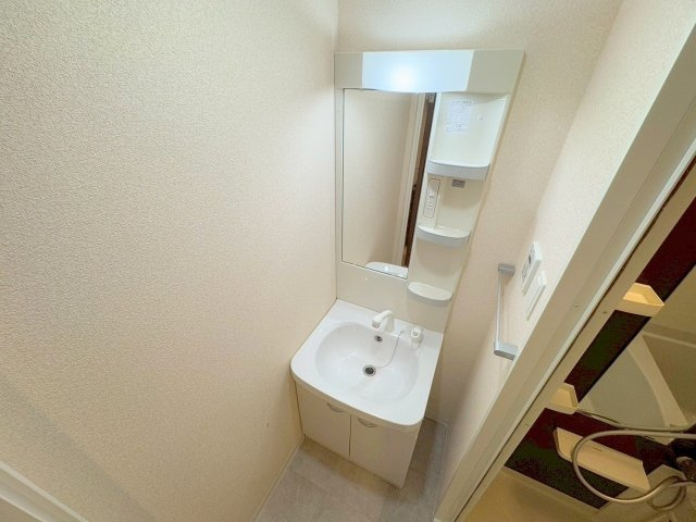 Luxe新大阪SOUTHの独立洗面台