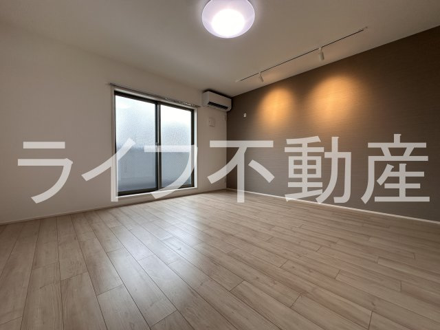 フジパレス小阪Ⅱ番館の寝室|広くて明るい寝室