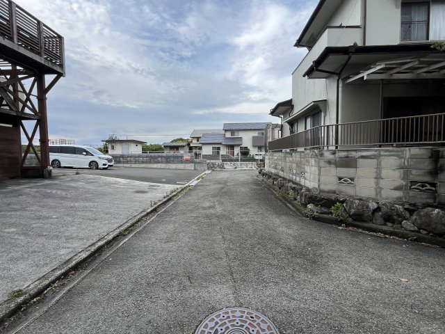 河野中須賀土地の前面道路含む現地写真
