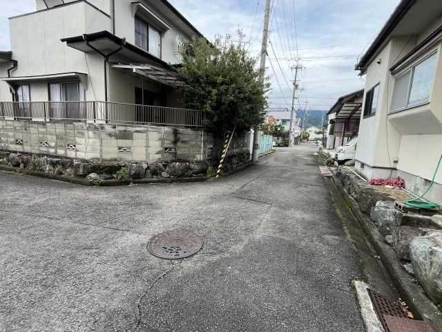 河野中須賀土地の前面道路含む現地写真