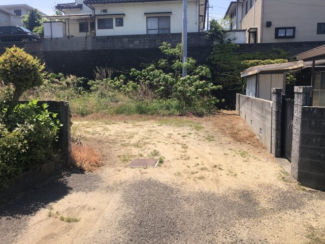 松山市高浜町１丁目の売地の前面道路含む現地写真