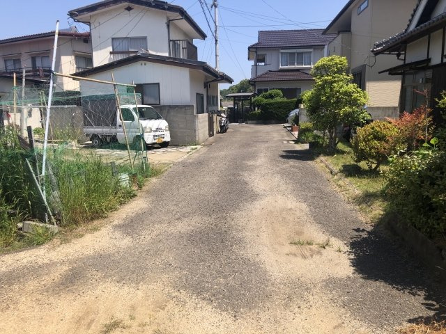 松山市高浜町１丁目の売地の前面道路含む現地写真