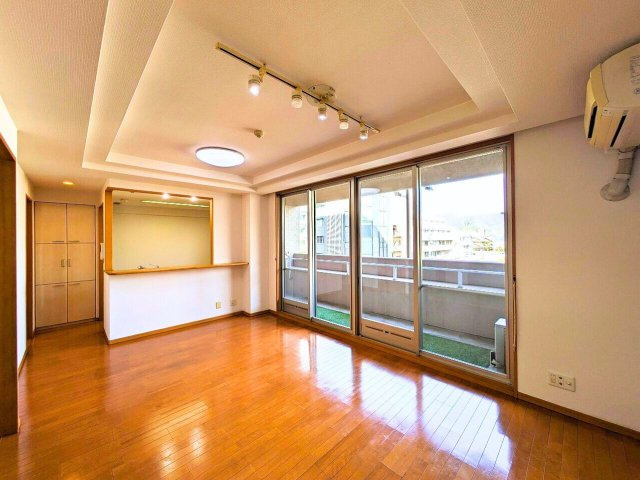 アルファステイツ勝山通りの居間・リビング|こちらの居間で趣味の時間をお楽しみください