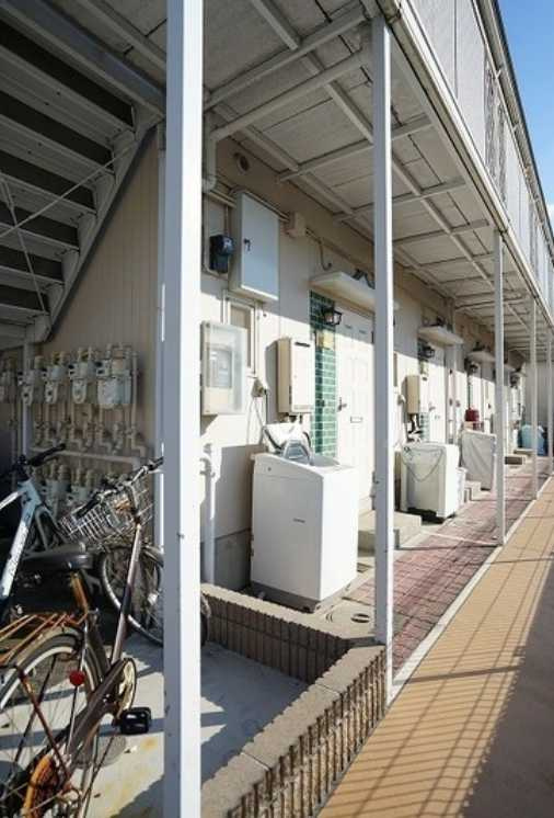 イーストヒルズA　角部屋　バストイレ別　礼金0のエントランス