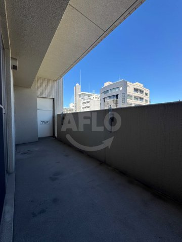 アルチコンテント新高　新高小学校のバルコニー|アルチコンテント新高　バルコニー
