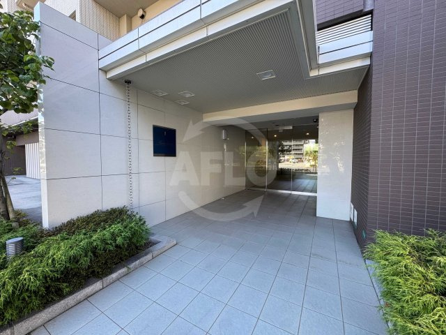 アルチコンテント新高　新高小学校のエントランス|アルチコンテント新高　エントランス