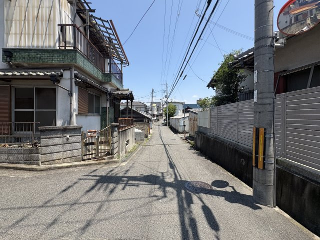 和泉市伏屋町3丁目土地の前面道路含む現地写真|南側・西側道路