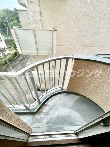 南千里ハイツのバルコニー|サービスバルコニー付き
