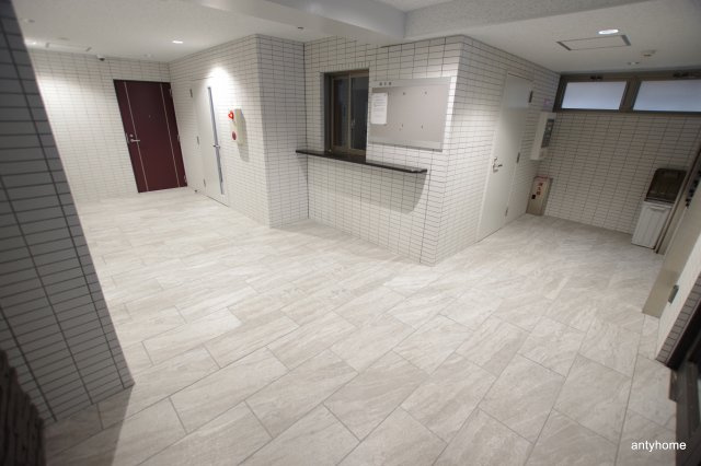 Uresidence新大阪　仲介手数料無料のロビー